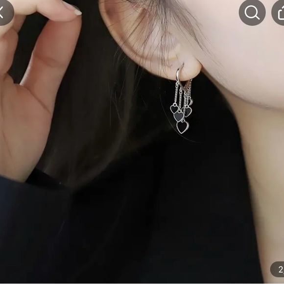 Black Heart Dangle Earrings New - Picture 3 of 4